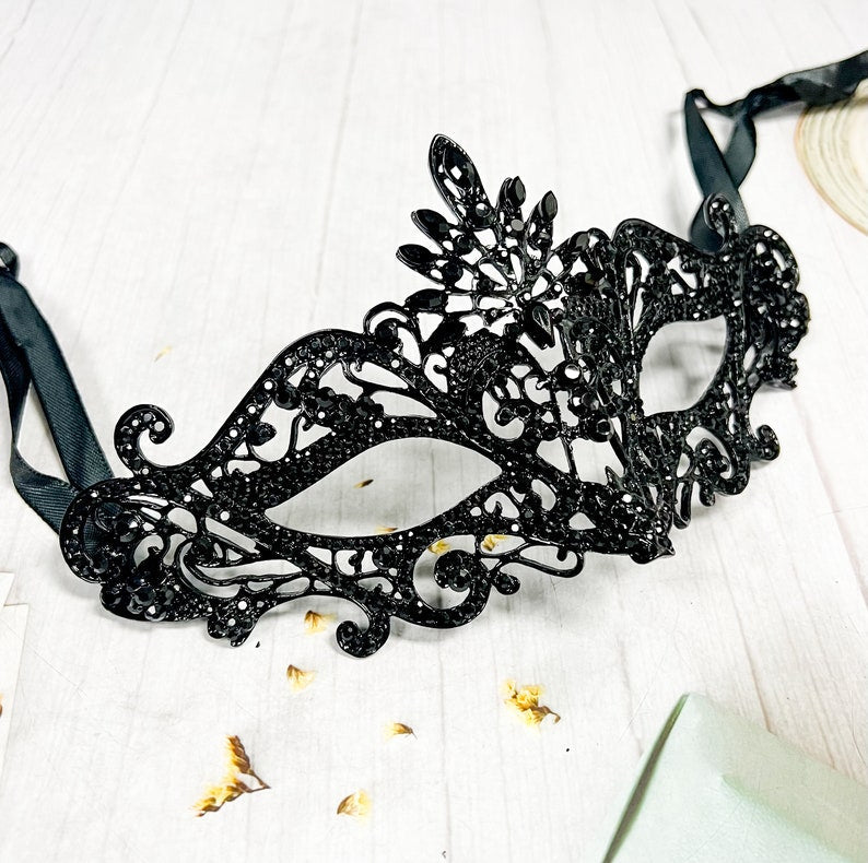 Black Crystal Mask