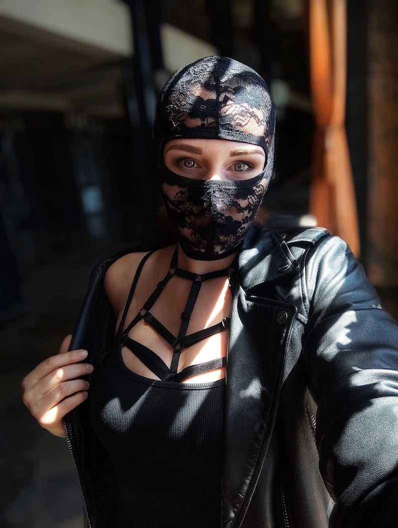 Handmade Lace mask 38