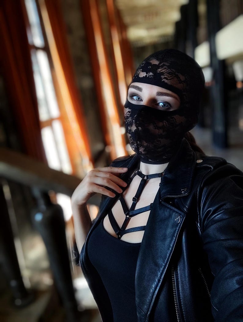 Handmade Lace mask 38