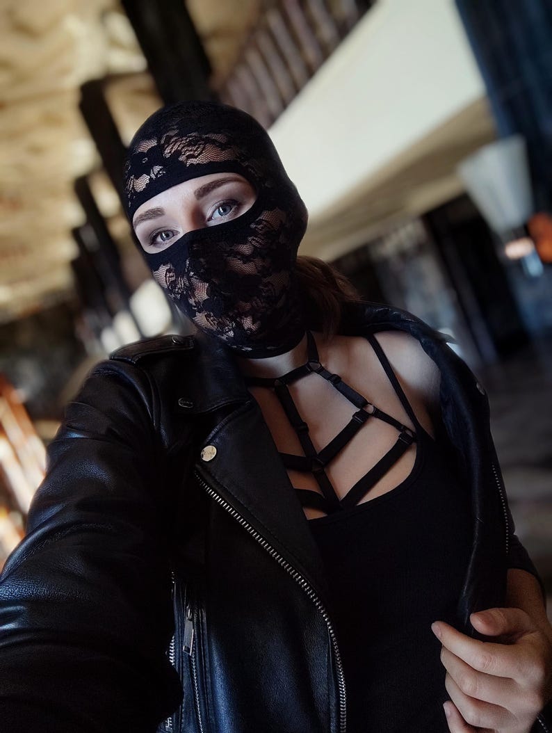 Handmade Lace mask 38