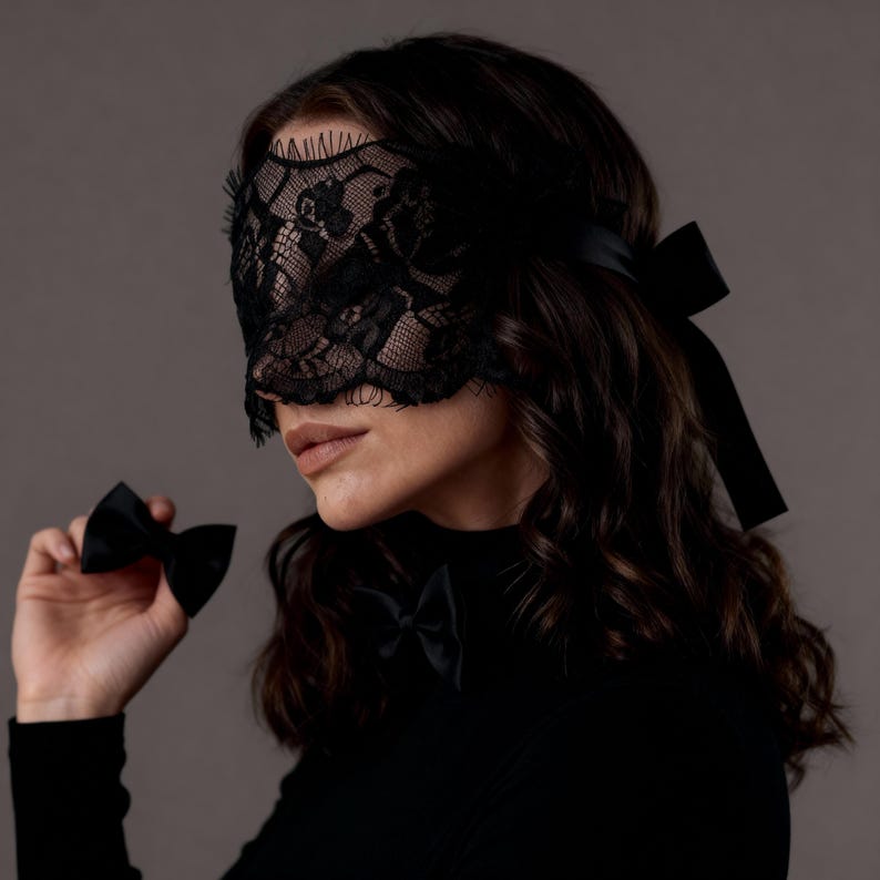 Black Lace Mask 49